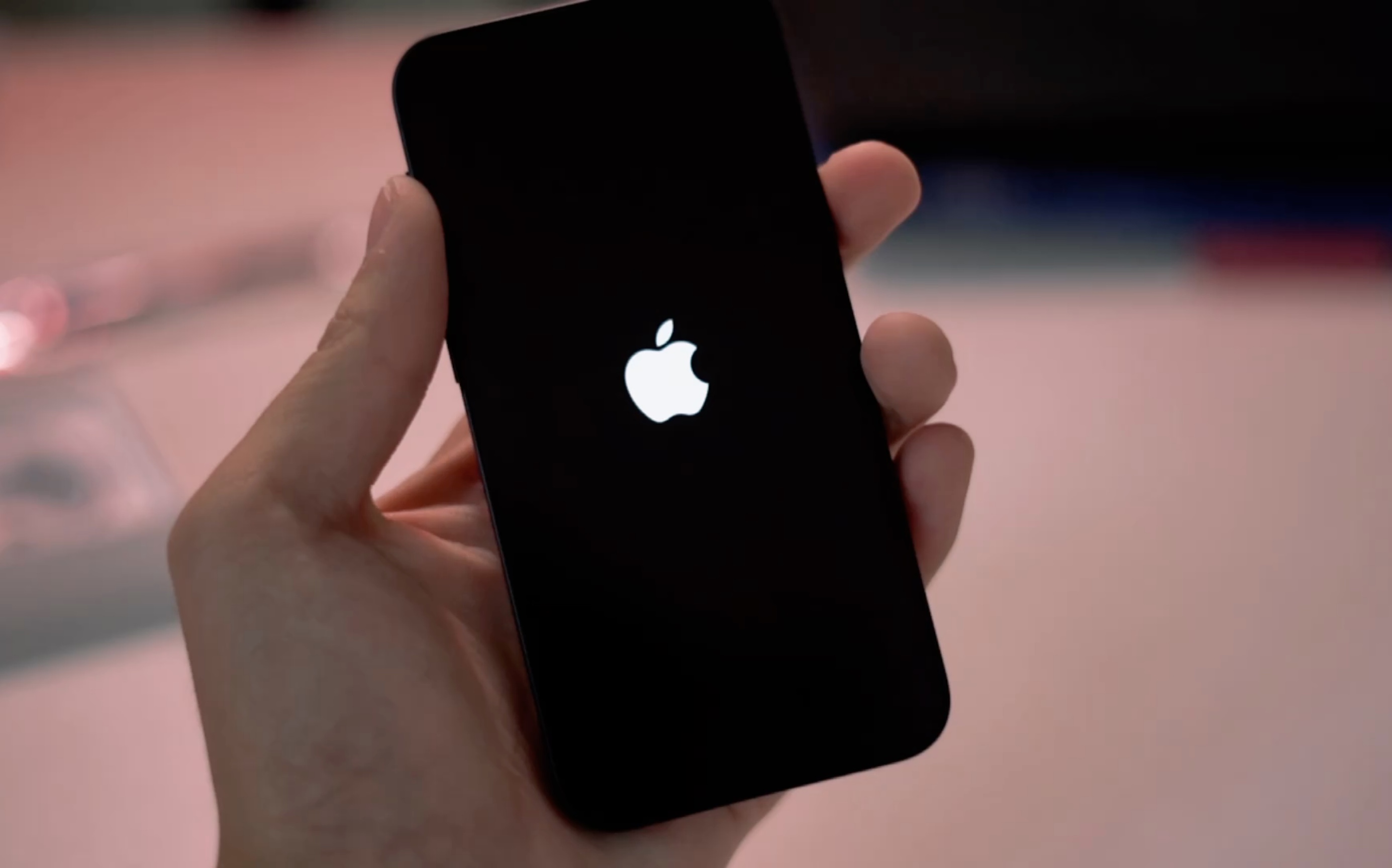 开箱54寸小屏满血旗舰亮黑色超有质感iphone12mini最新开箱