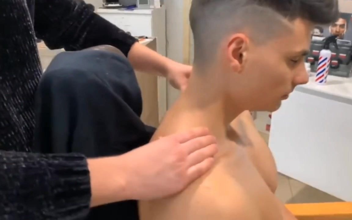 [图][Italian Barber]当dave小哥毫无保留地将自己的身体交给店长打理后