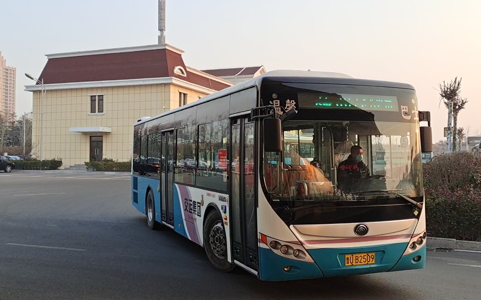 青岛西海岸新区307路宇通zk6105chevnpg4灵山卫枢纽站进场.进站