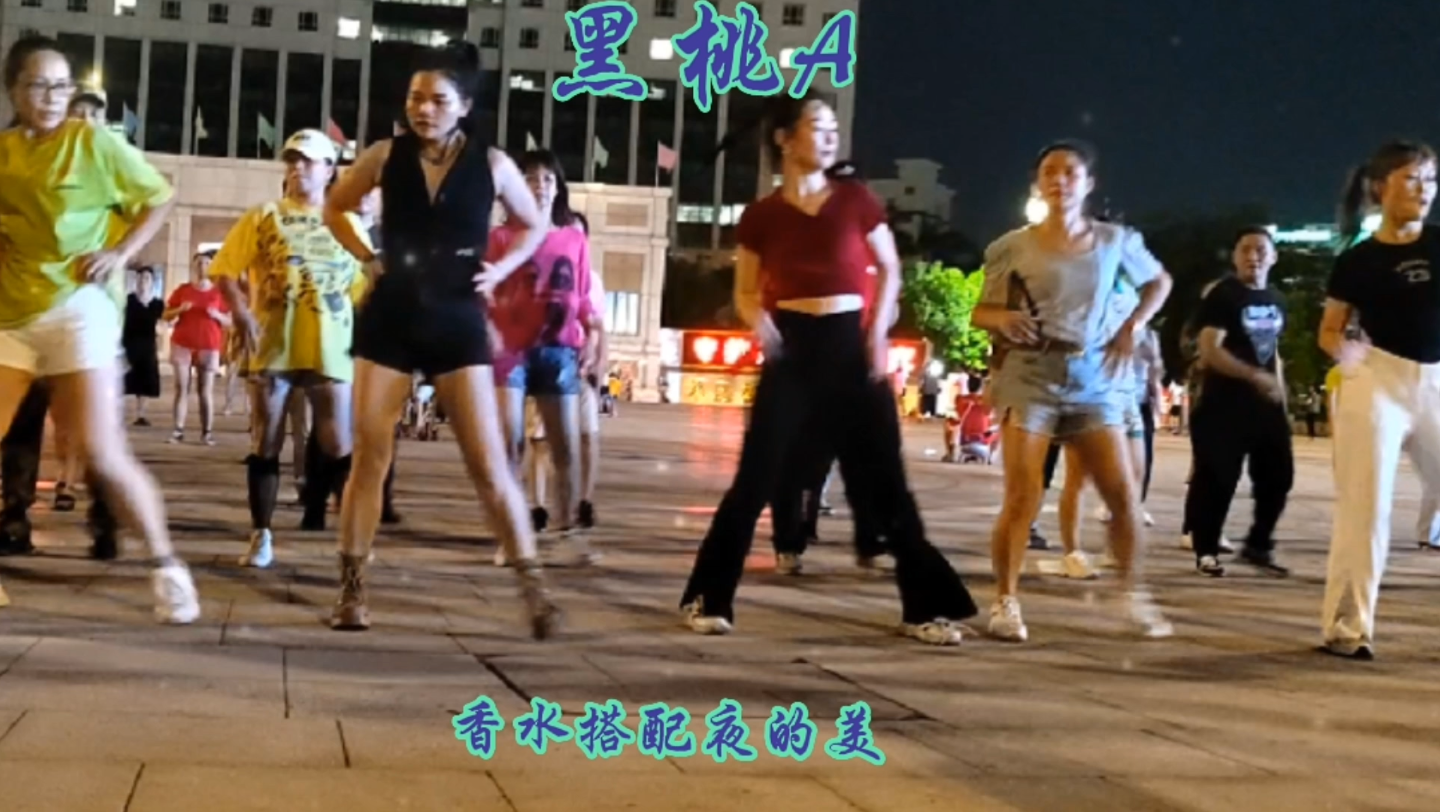 [图]美女现场DJ《黑桃A》这是你最爱的黑桃A，干杯