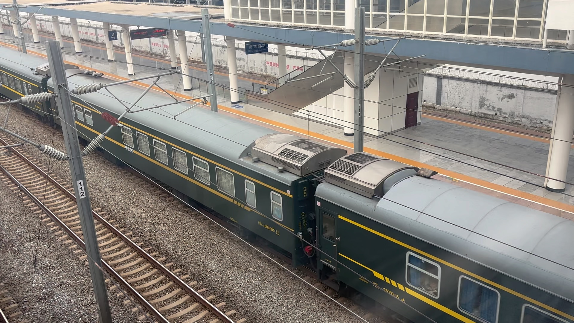 南局南段hxd1d-0211牵引k731(大同—广州)通过南昌南站