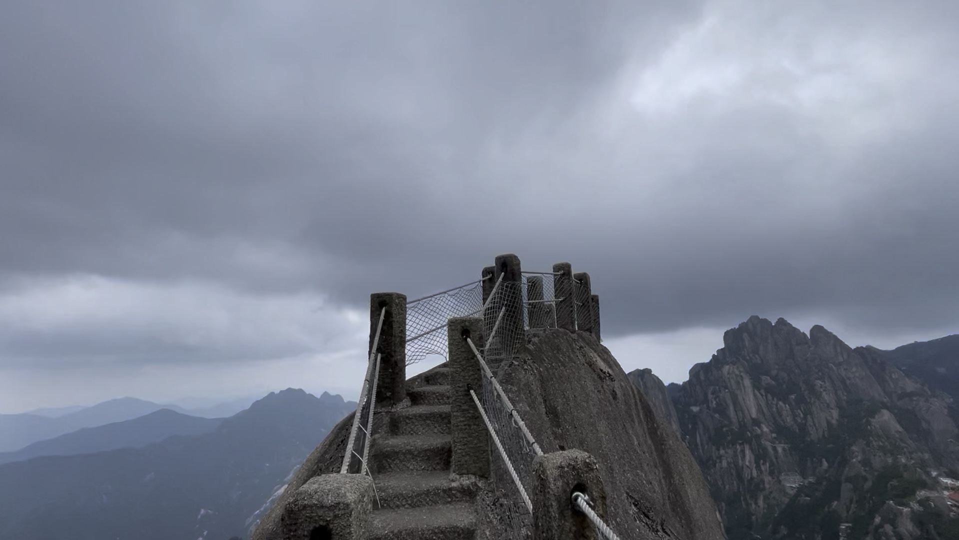 天都峰鲫鱼背简介图片