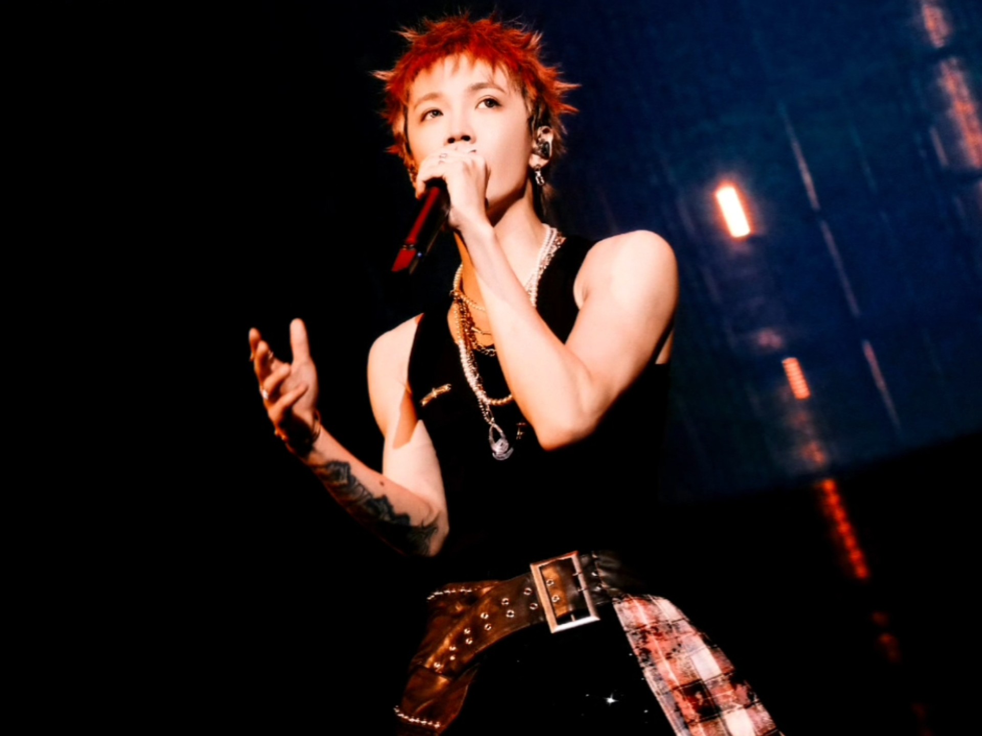 tt谢锐韬《100》我想要陪在你的周围 跟你爱到100岁