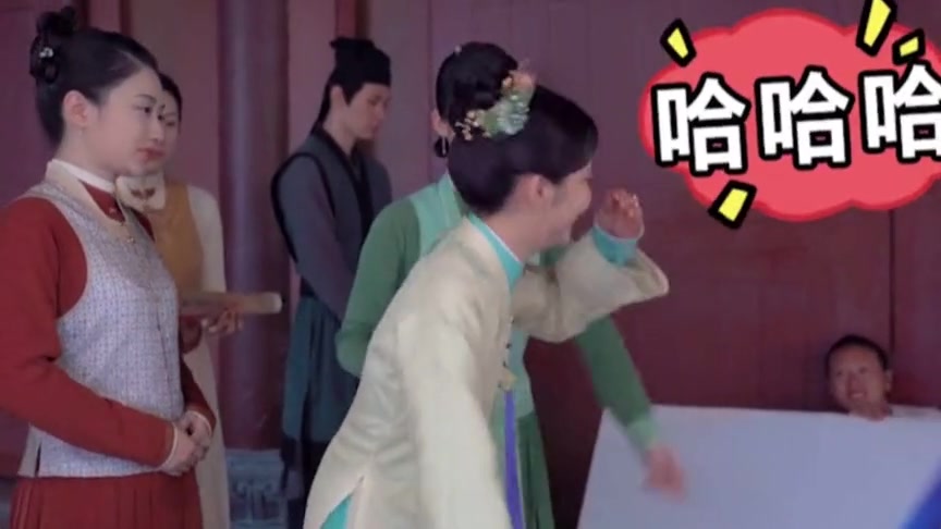 锦心似玉拍摄花絮罗家姐妹扯头花现场有谭松韵你干嘛凶我