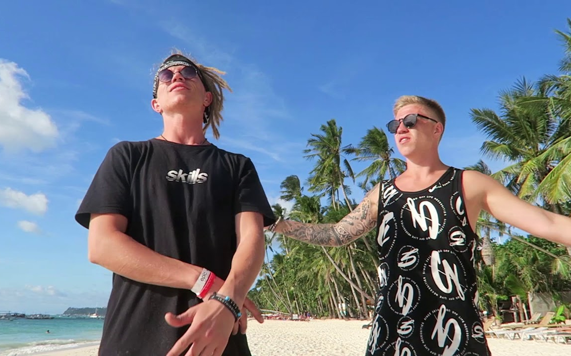 【beatbox】mad twinz(俄罗斯冯小刚)转行之作 — 椰子_哔哩哔哩 (゜