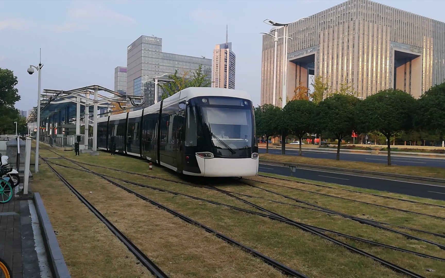 【南京公交】河西有轨电车1号线 保双街→奥体中心东门全程 侧展pov