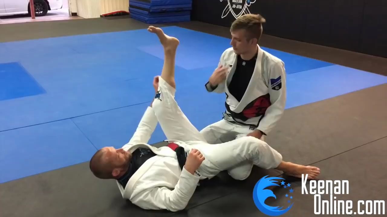 柔术中最基础但是最厉害的过腿基男