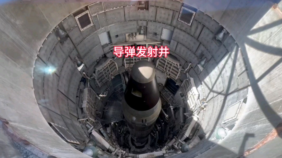 现场参观美国退役后的导弹发射基地,地下导弹发射井