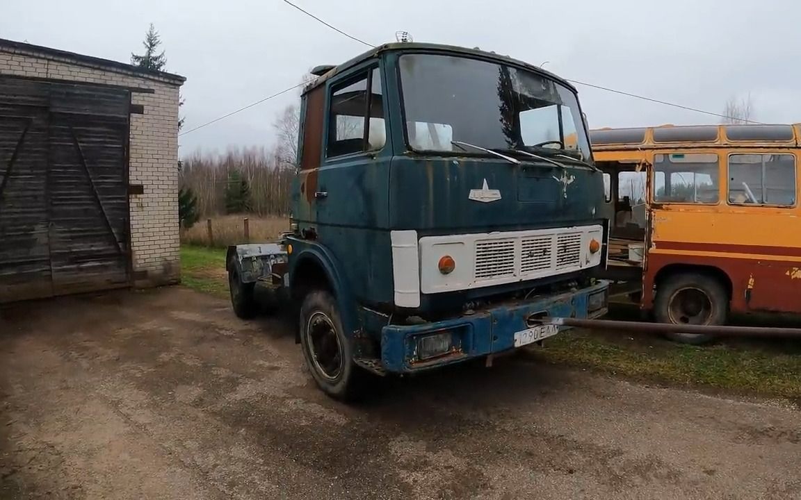 【时隔16年启动苏联卡车】 maz 54323 (1988)