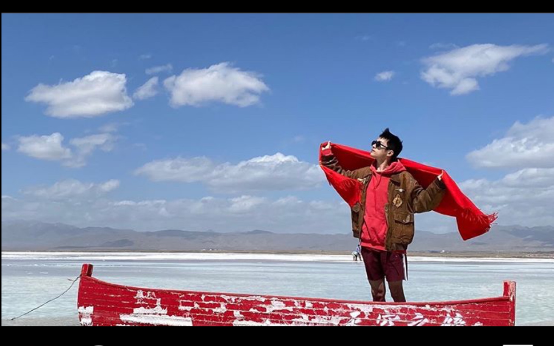 易烊千玺ins更新 我最美