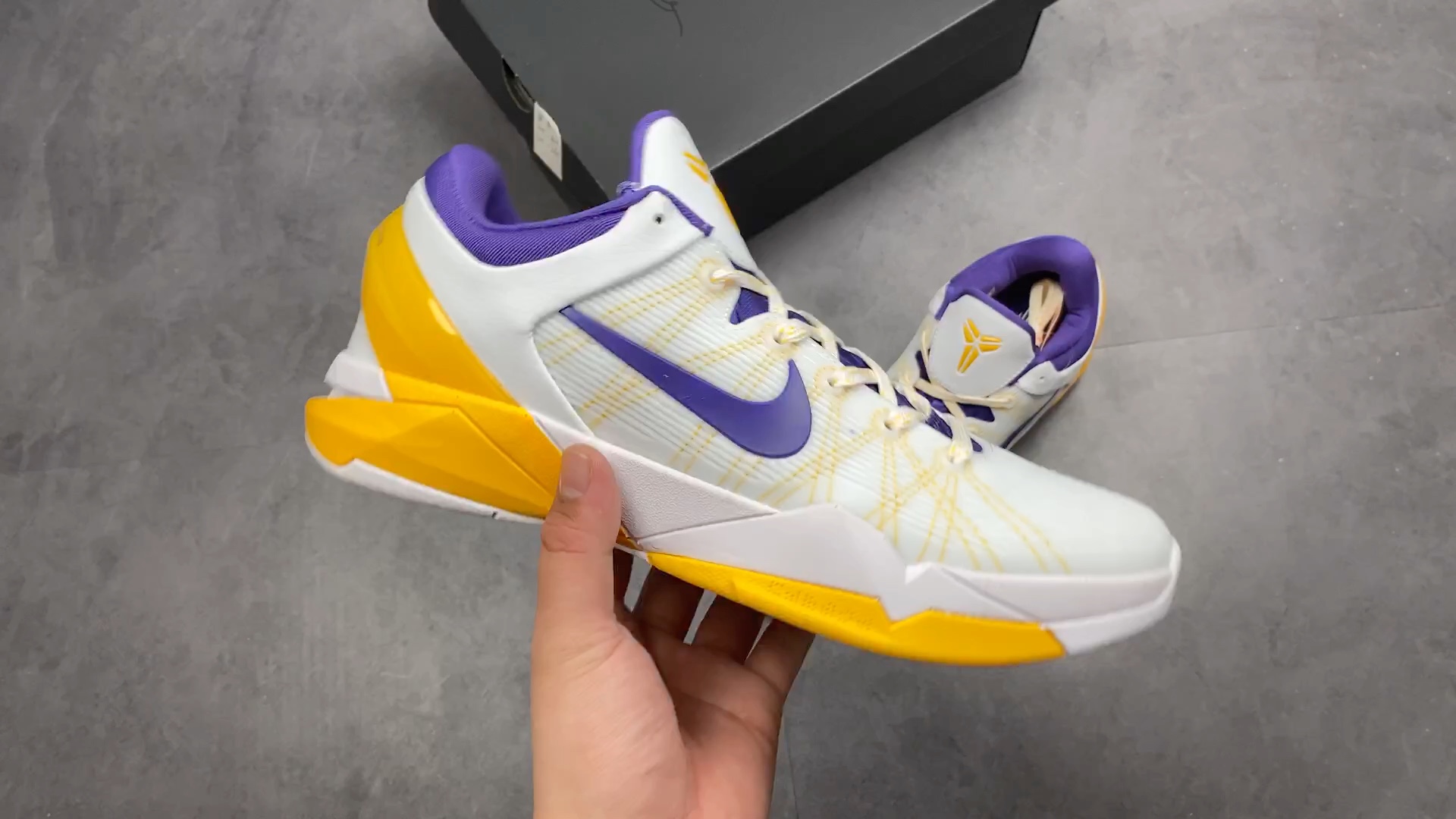 nike zoom kobe 7 科比7代 湖人白黄主场配色