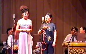 Скачать видео: 评剧表演艺术家莲小君76岁演唱《李香莲卖画》、《蜜蜂计》