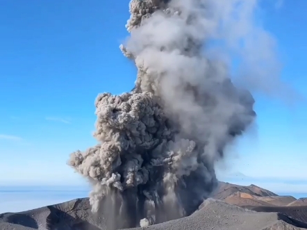 俄罗斯,千岛群岛帕拉穆希尔岛上的埃贝科火山哔哩哔哩bilibili