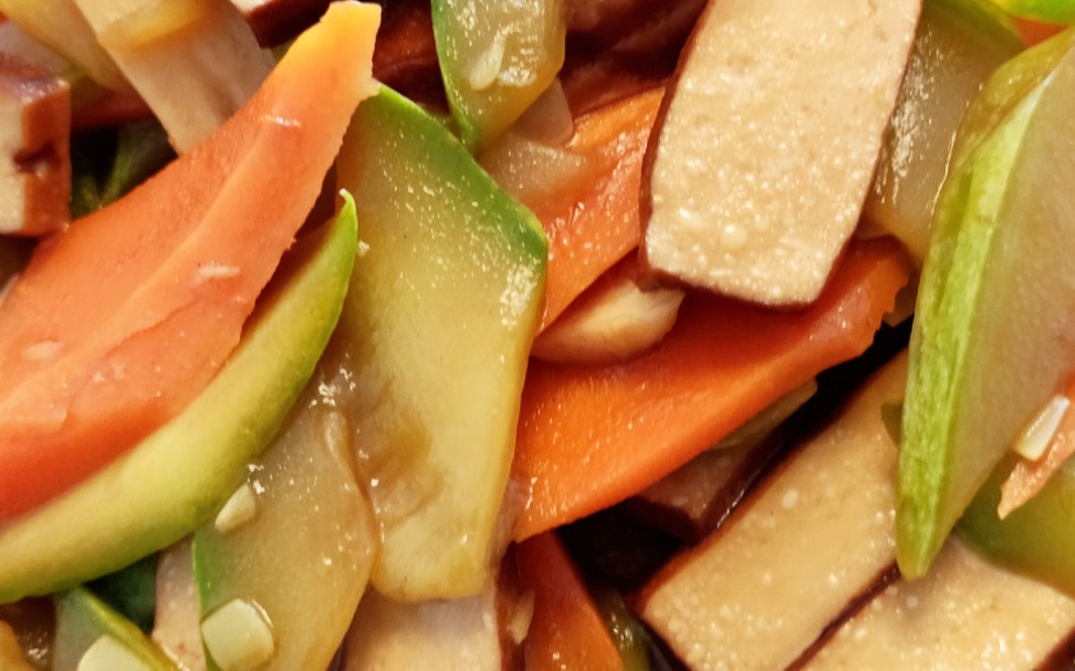 农家小炒西葫芦炒豆干,鲜香味美,营养丰富,天天吃都不腻