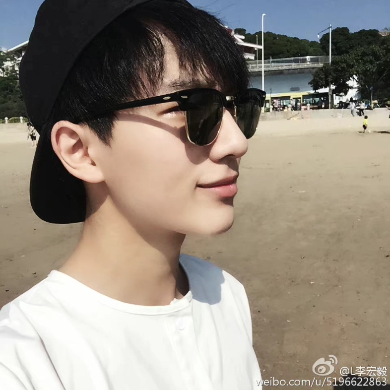 李憨憨,是一个很实在的男孩子,向全世界安利他