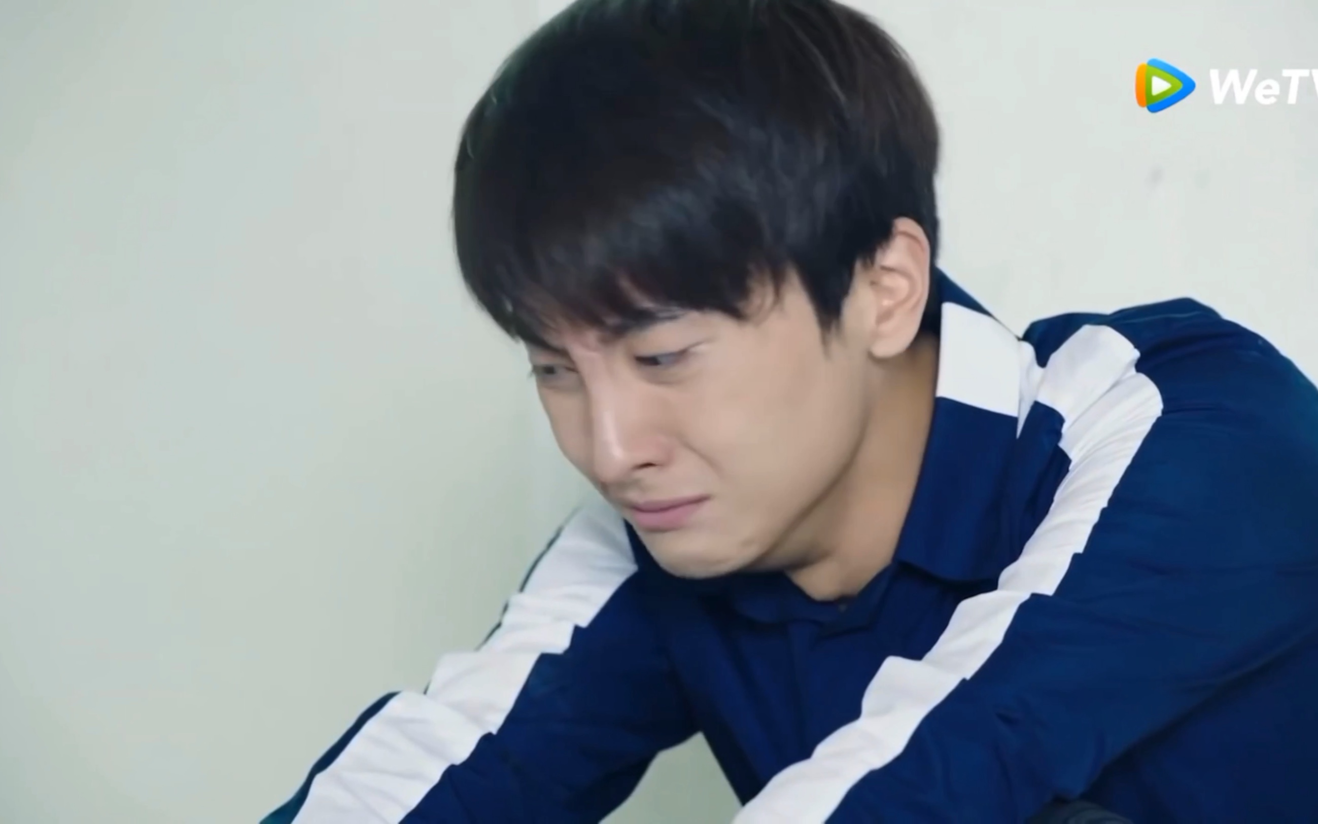 【牛骏峰】【班长殿下】预告牛骏峰cut【腹黑校草79乖乖女】反手抱