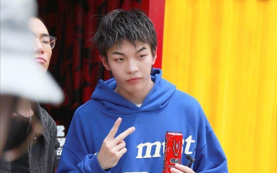 梦回17年的夏天 万人迷小白再战新说唱 感受下进化后的小白