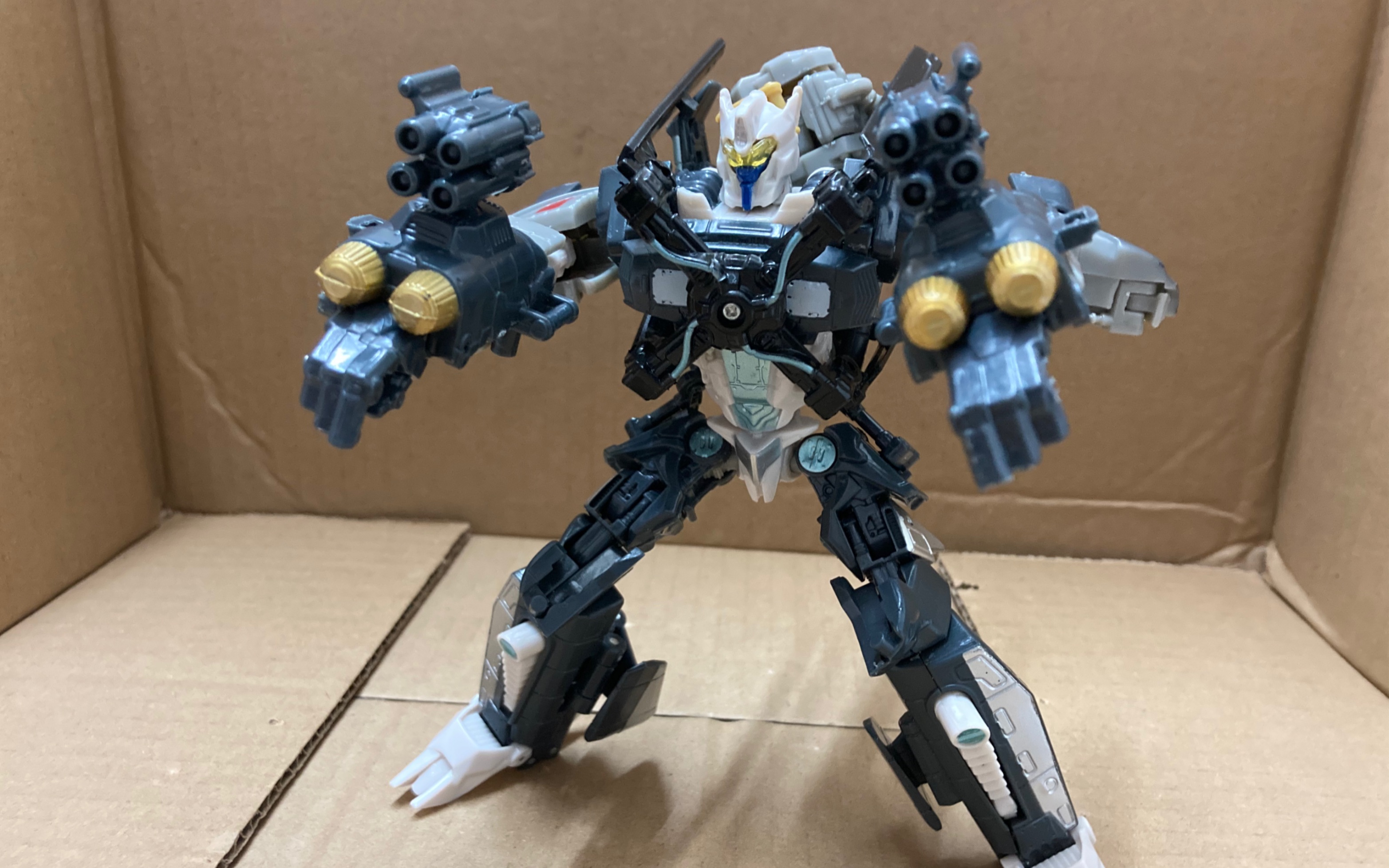 霸气直升机变形金刚天锤玩具模型分享