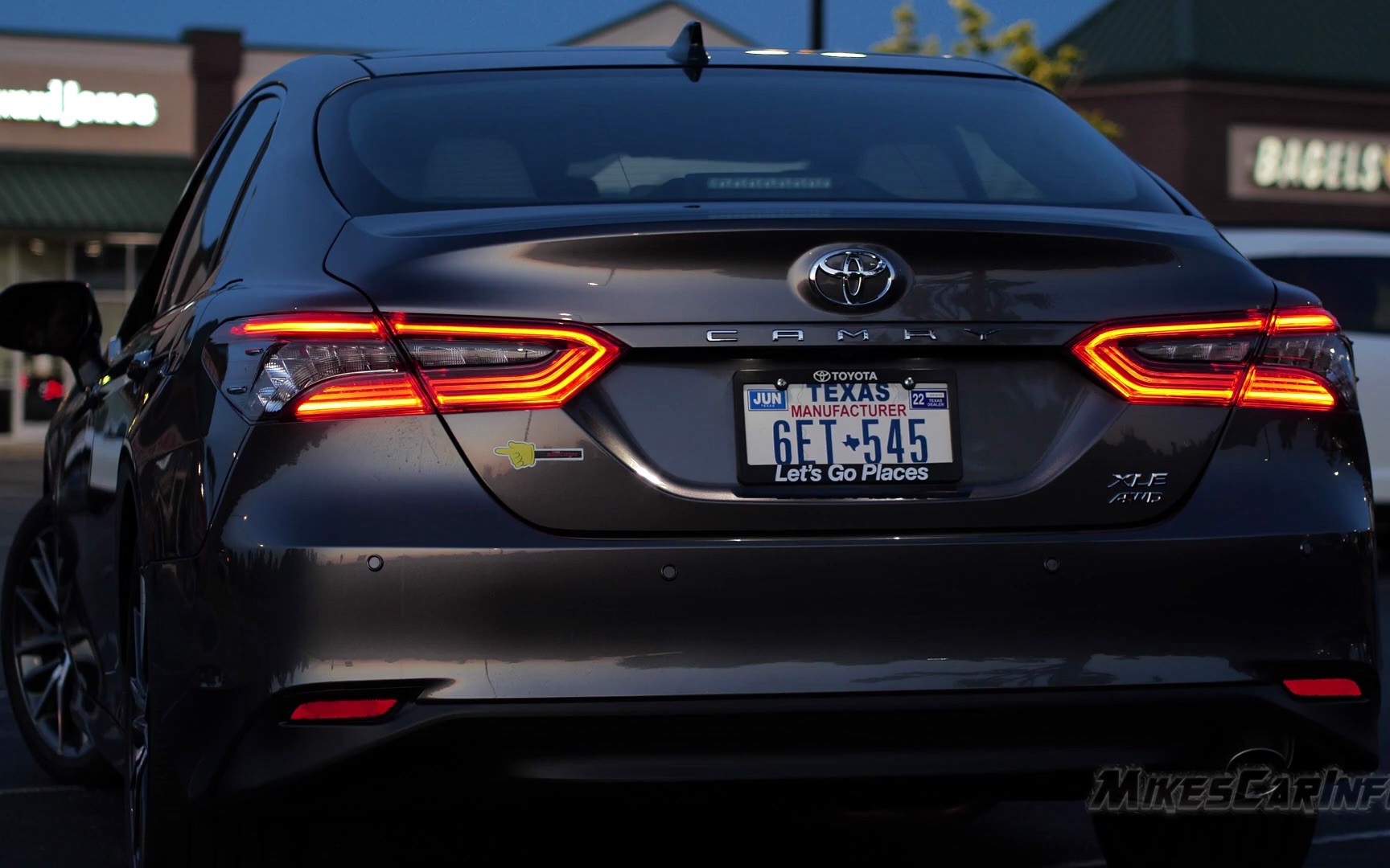 2021款 丰田凯美瑞 (美国版) xle awd 夜间车型展示 驾驶体验