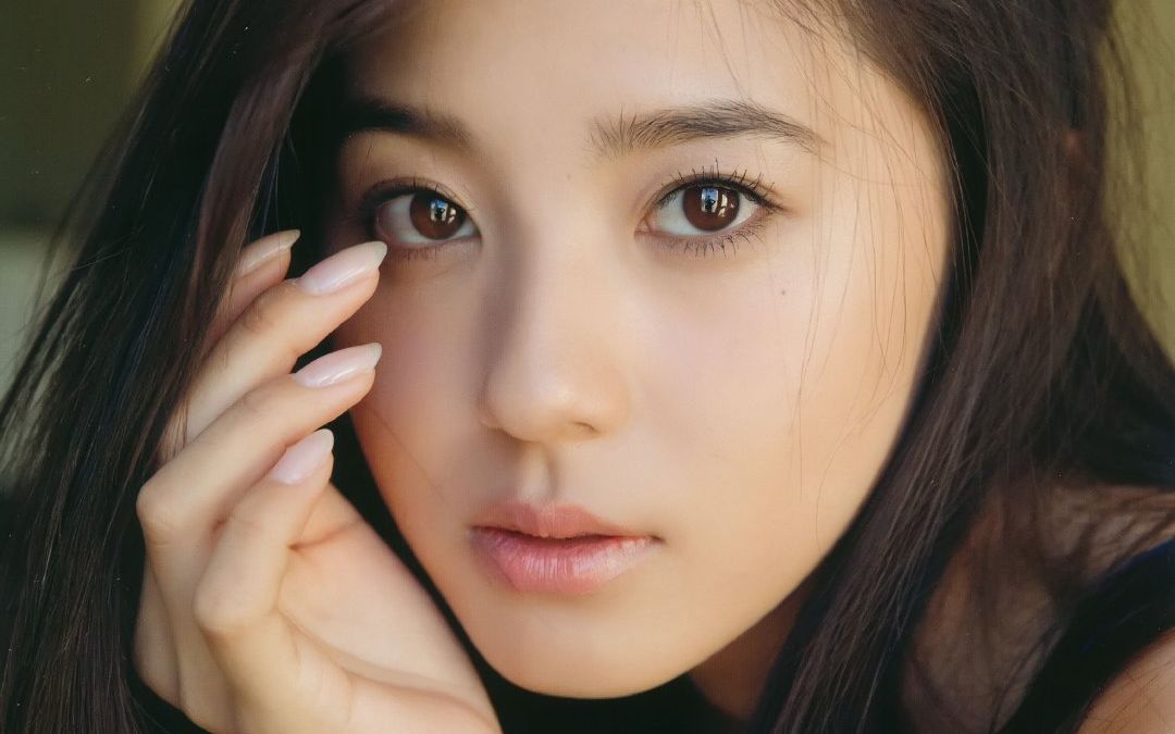 朝比奈彩99长腿女神变身女拳手《红战靴》首款预告