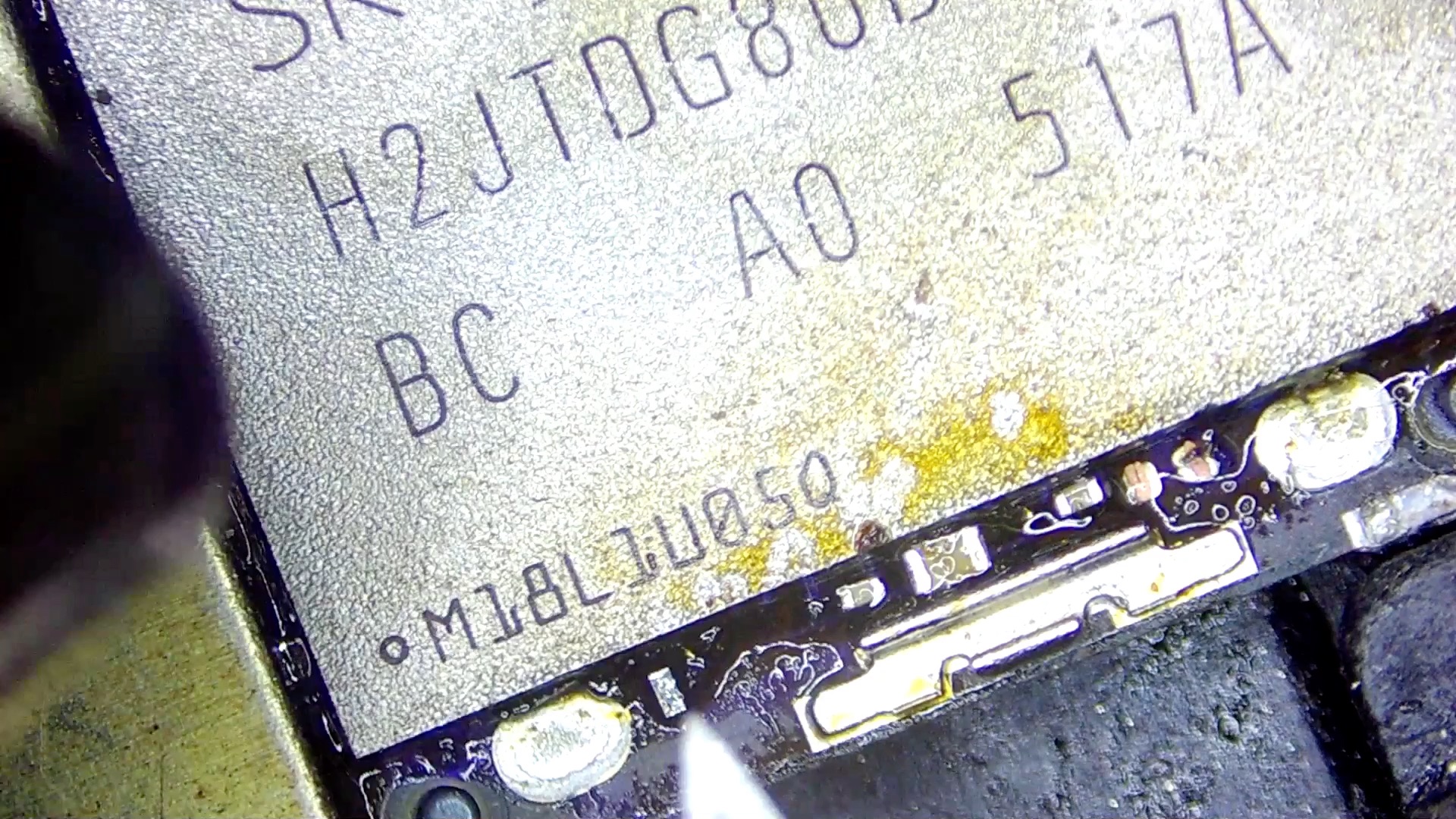 苹果硬盘除胶方法-富刚手机维修培训