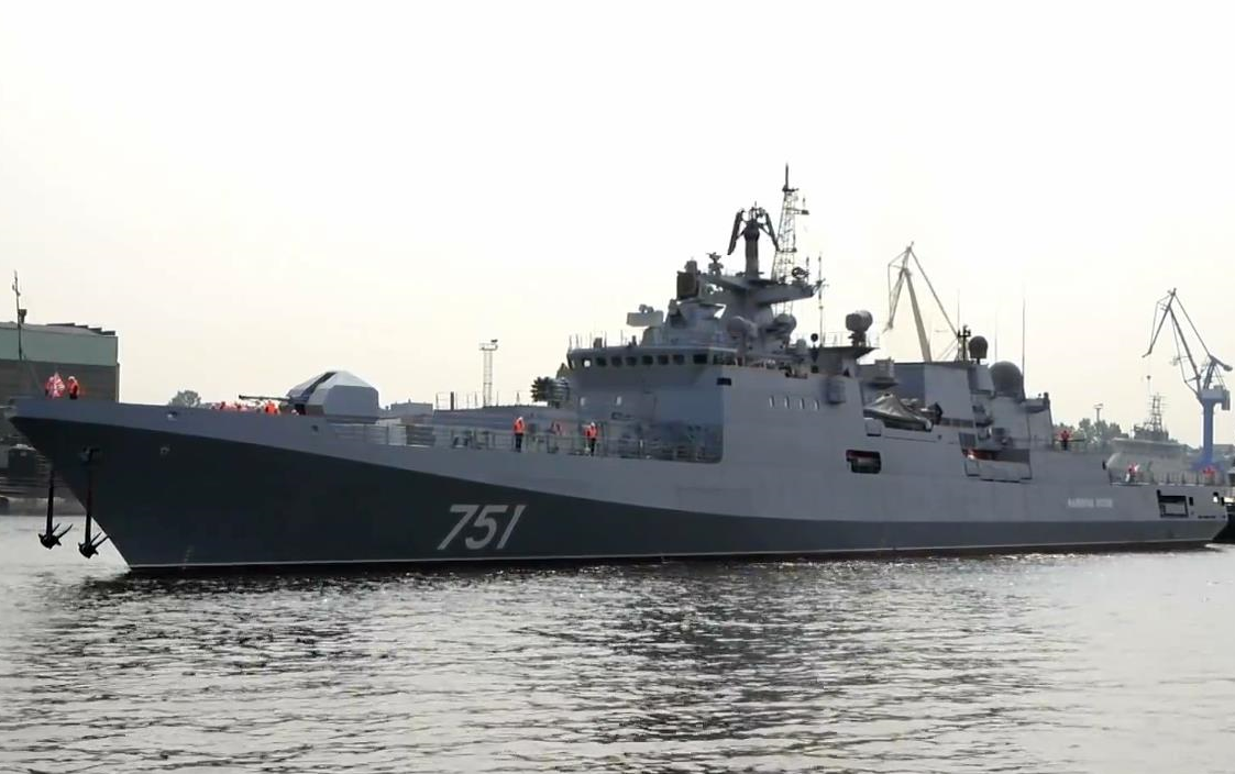 俄罗斯海军11356rm型护卫舰埃森海军上将号ffg751进入圣彼得堡20167