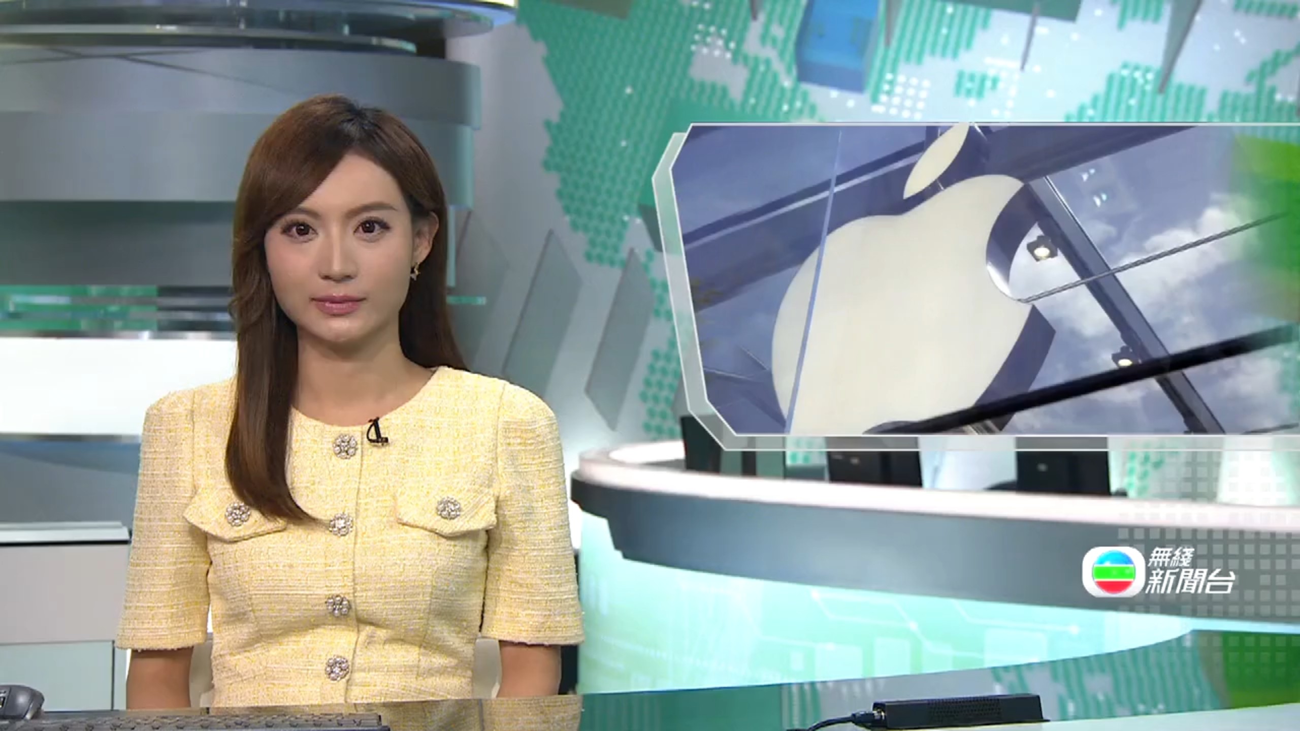 苹果折叠iPhone Duo爆火，内地加价近6万仍被抢空！香港新闻