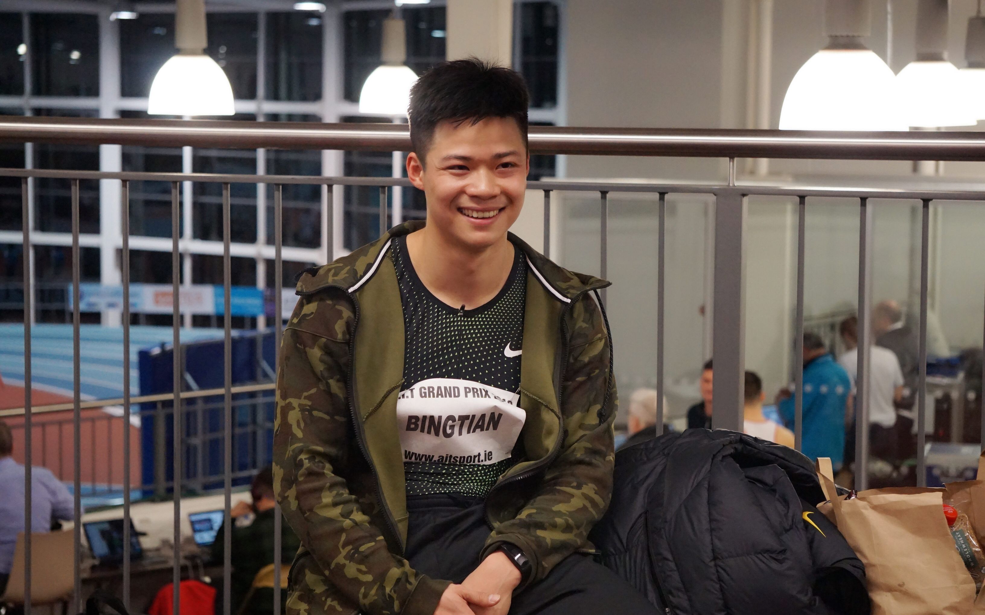 极致的圆月弯刀技术添哥的第三棒已经超神了弯道技术堪称完美