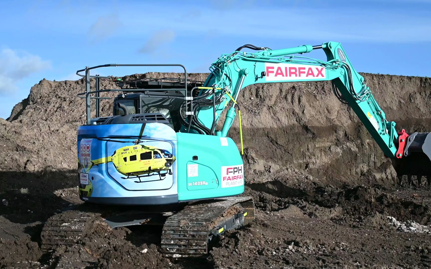 神钢sk140srlc挖掘机施工4k