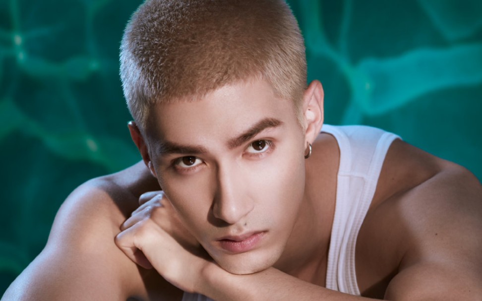 18 确定不进来看看夏威夷混血男模吗?内含米卡清唱 快问快答