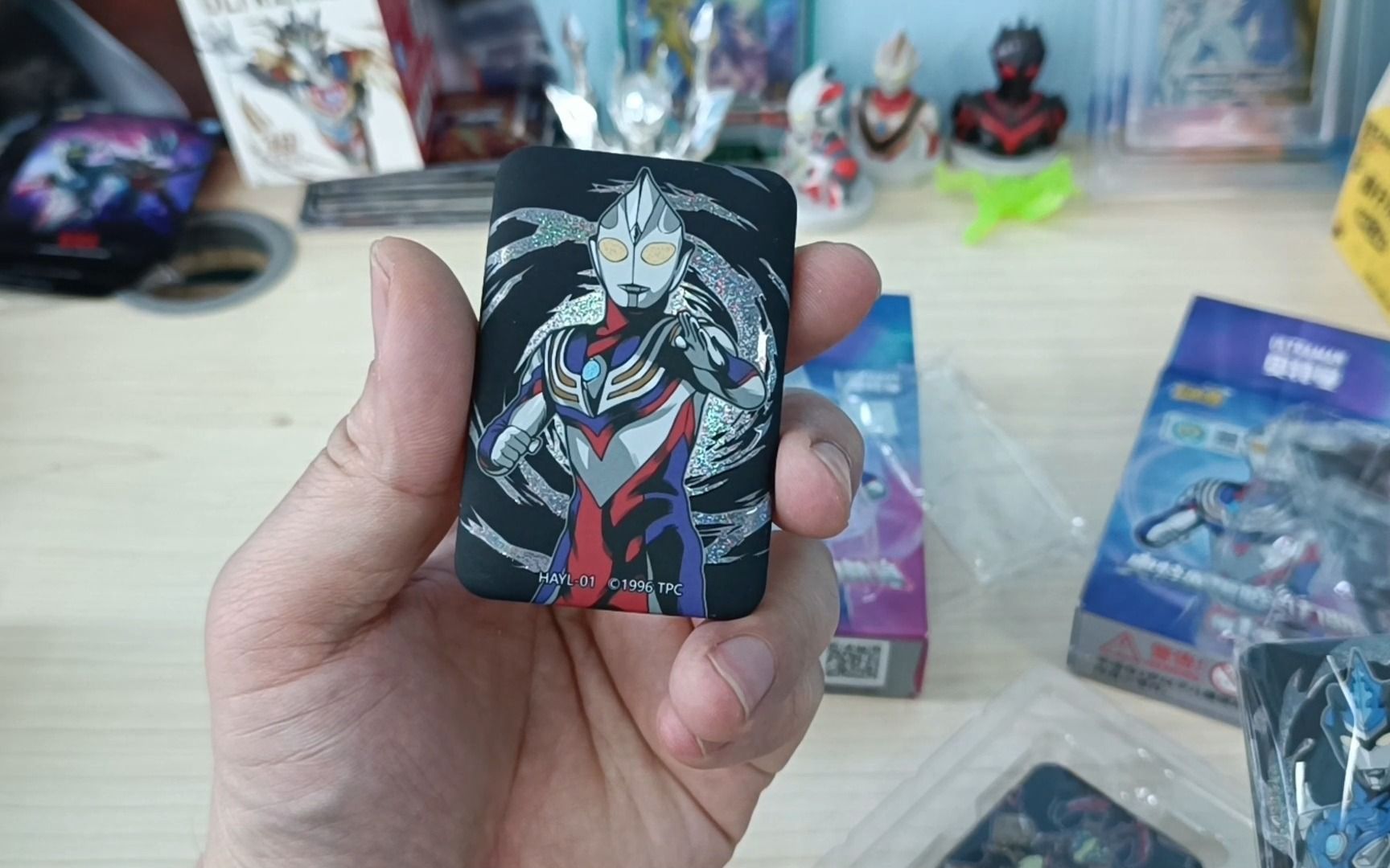 今天开奥特曼黑暗引力勋章,我最喜欢的迪迦奥特曼勋章太帅了!