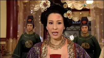 Video herunterladen: 万夫人正中金玲圈套