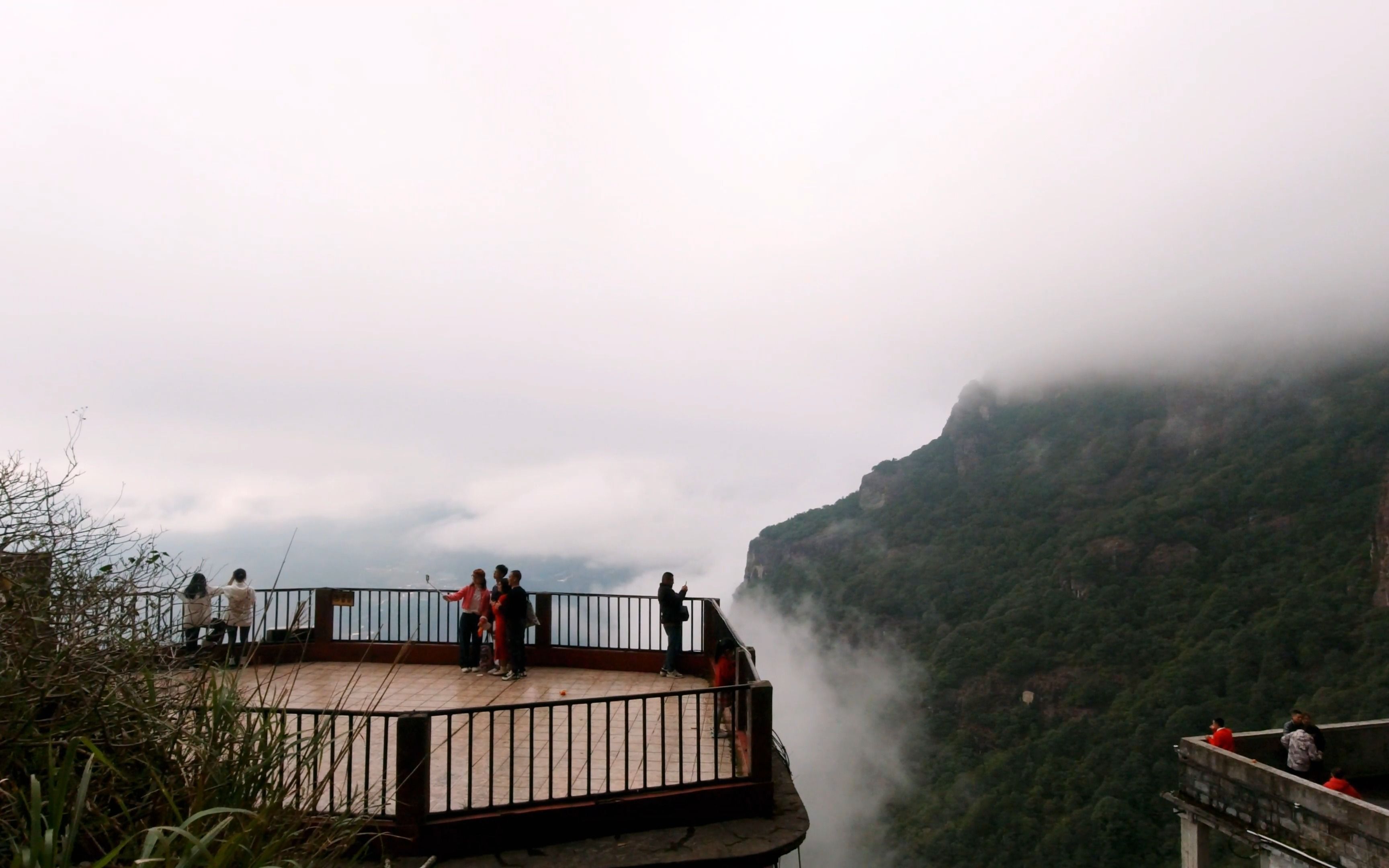 平和靈通山