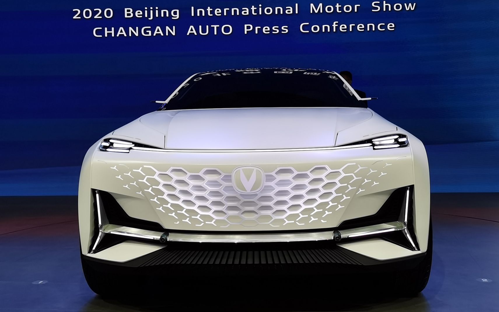 一分钟带你看懂北京车展上的长安visionv