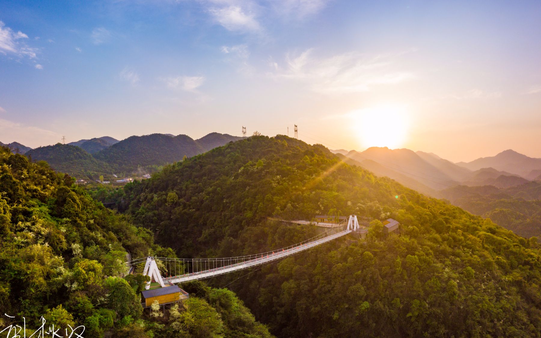 vlog025:做三天宜都人day2 天龙湾风车节里吃狗粮,九凤谷玻璃栈道上的