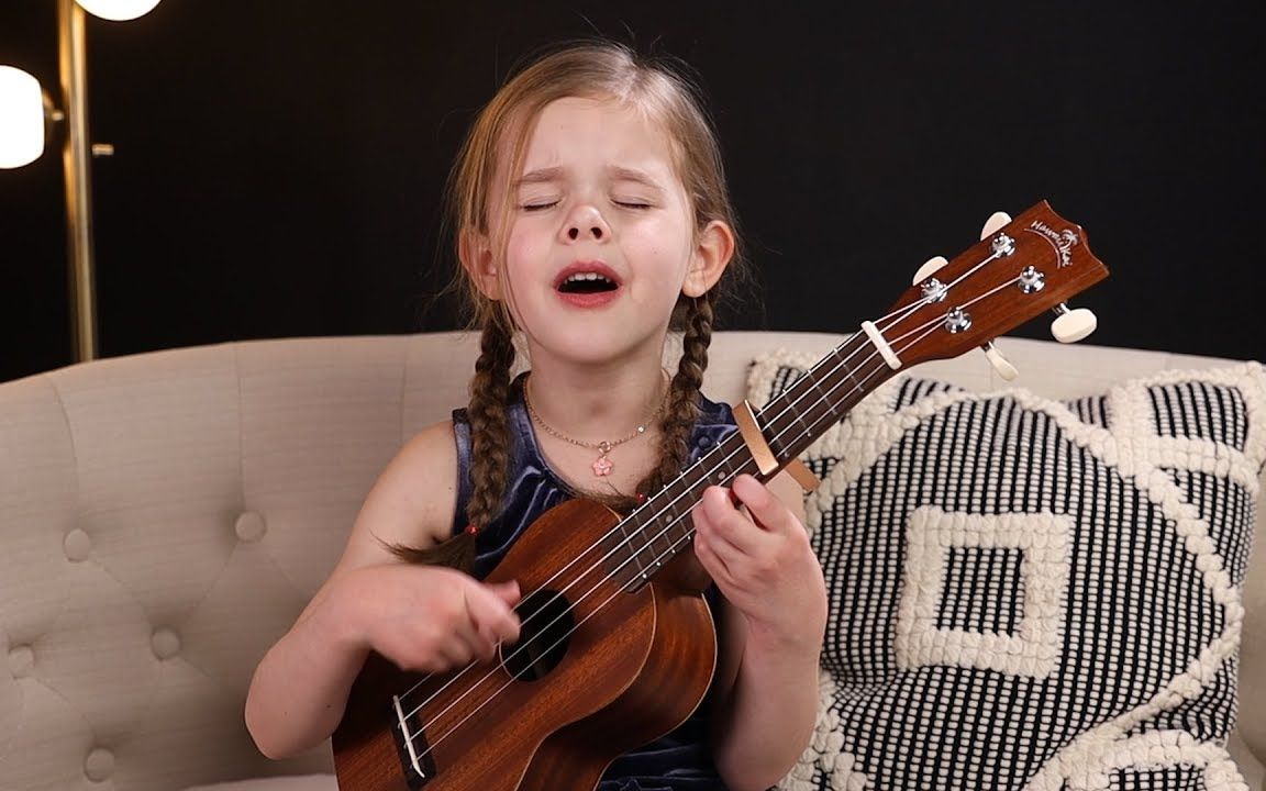 朴彩英自弹自唱cant help falling in love完整版[blackpink rosé]