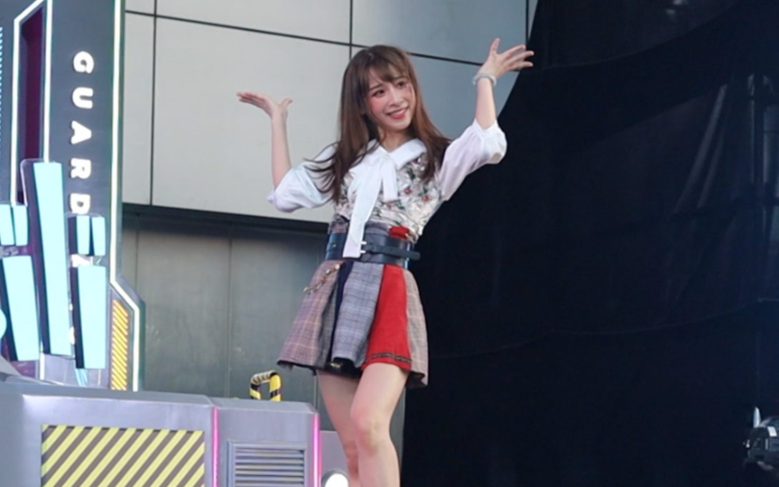 佳能eosrp视频输出[上海南京路bilibili fair night]特邀舞见:开门啦