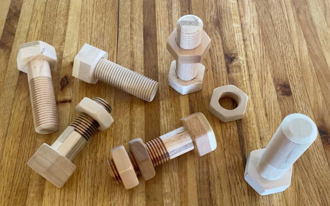 [搬] rudi schoenmackers [木工]木制大螺丝螺帽老爷子想法厉害