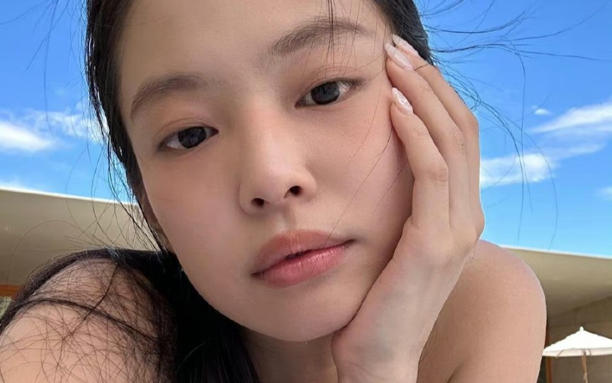 jennie 最新ins动态 妮妮安可结束就给自己好好放个假吧