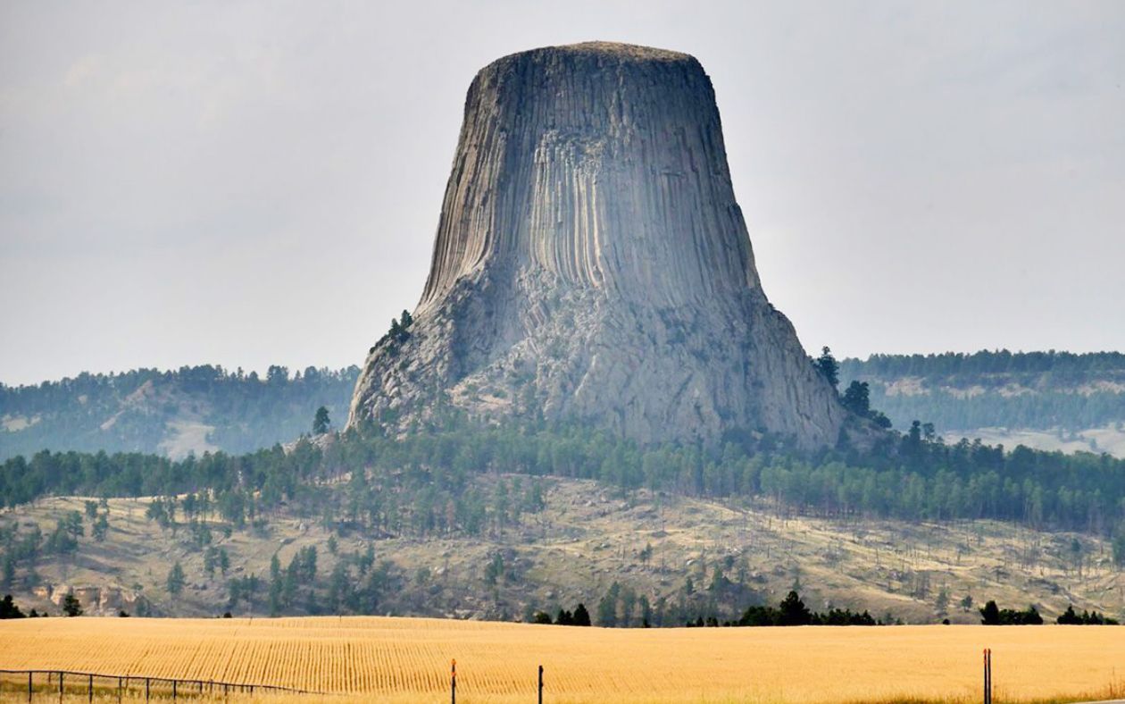 美国攀岩魔鬼塔,5万人80年只有将近100人登顶,形成于5000万年前