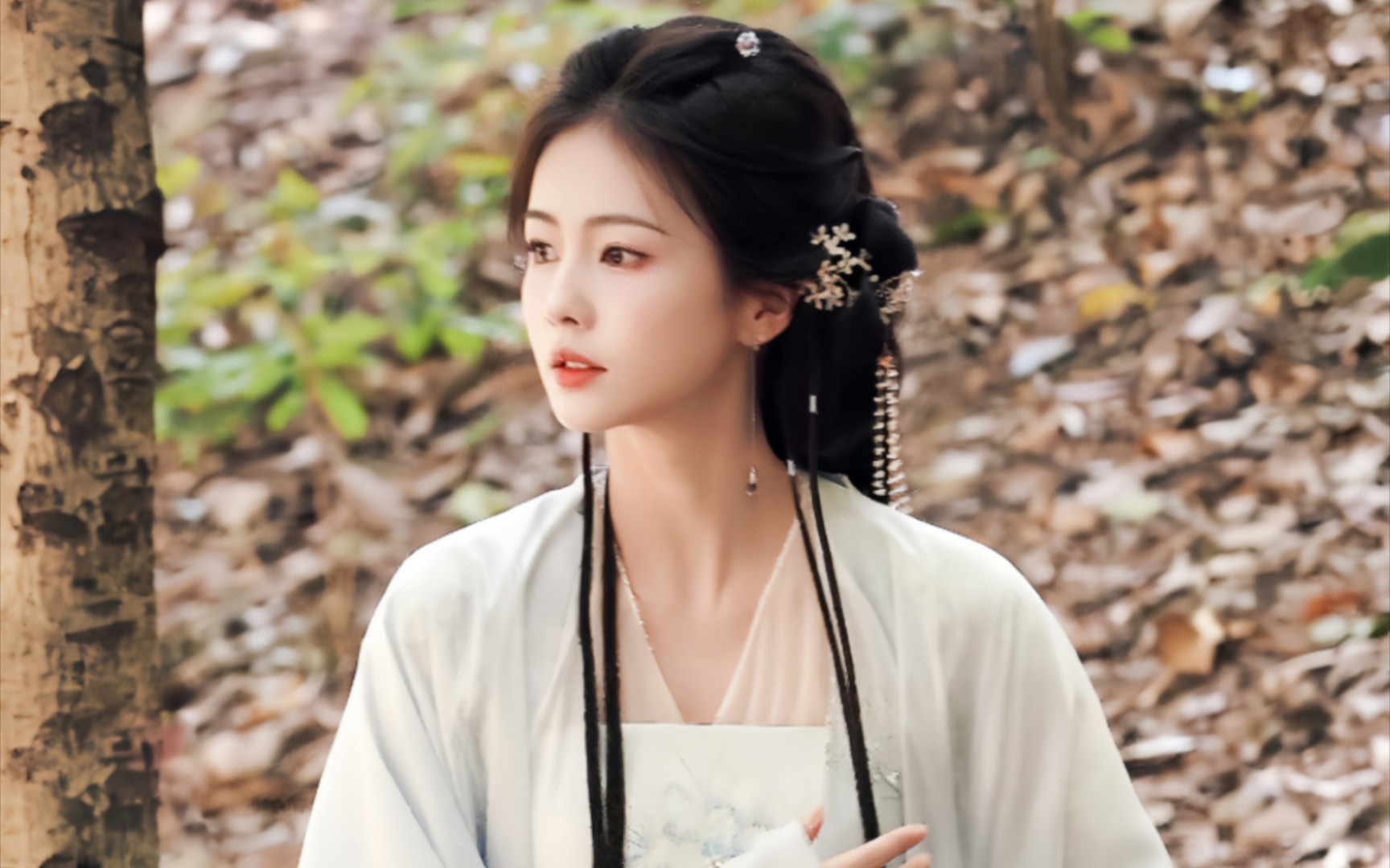 《白月梵星》再引热议,白鹿古装美出天际,男主表现远超预期!