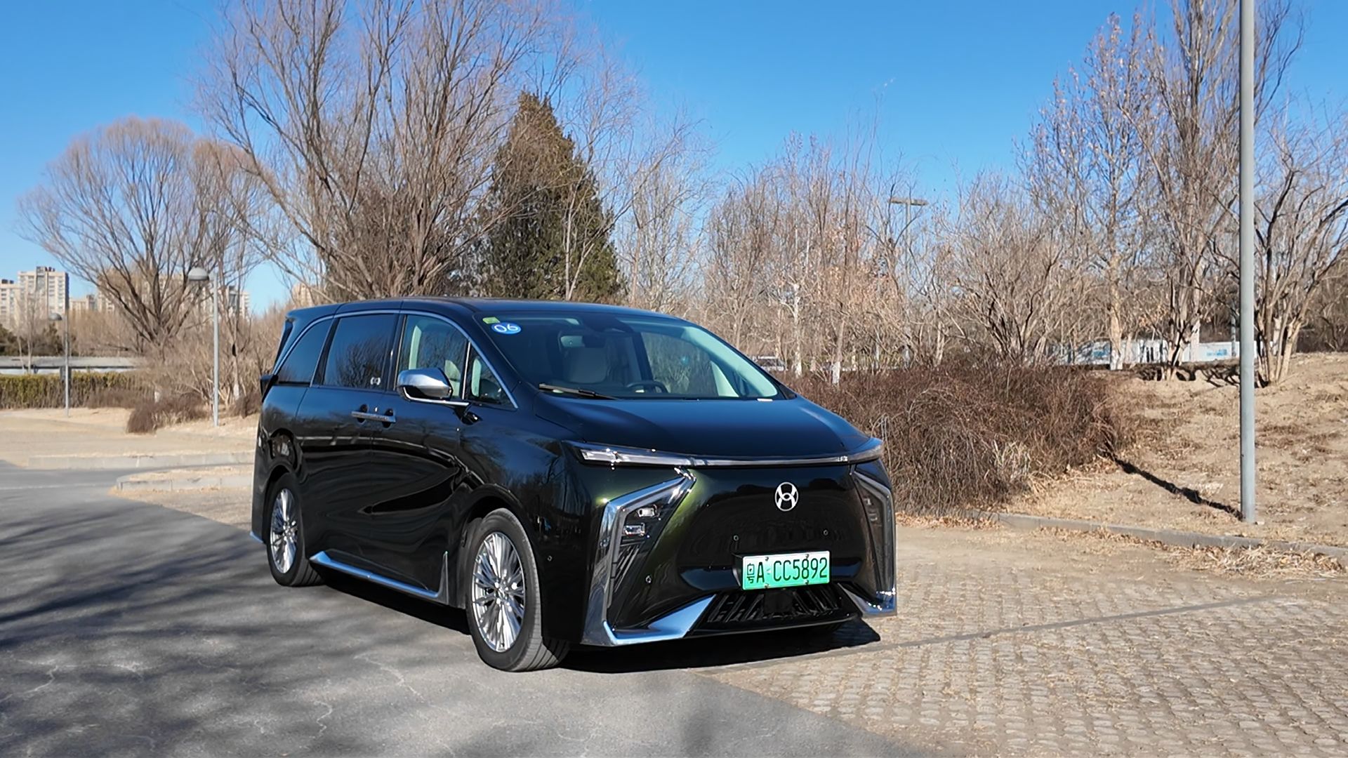 无车家庭的纯电mpv完美首选 试驾广汽合创v09