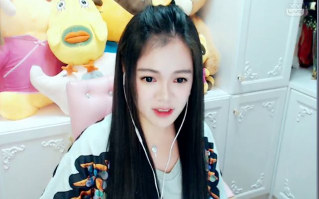 《红豆》yy主播美元