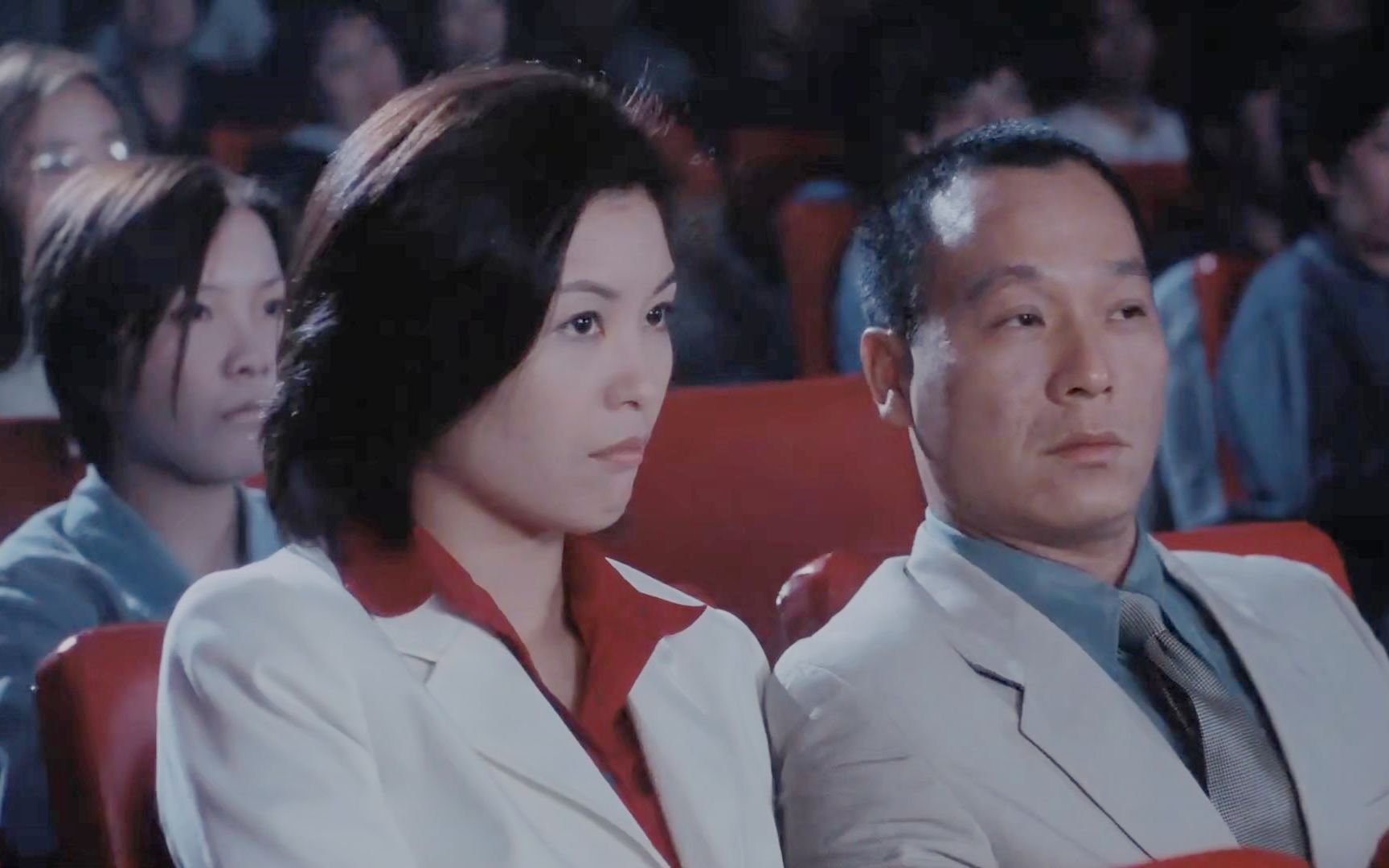 《阴阳路》:售票员说影院中间不能坐,那是陀地位,可惜男主不信