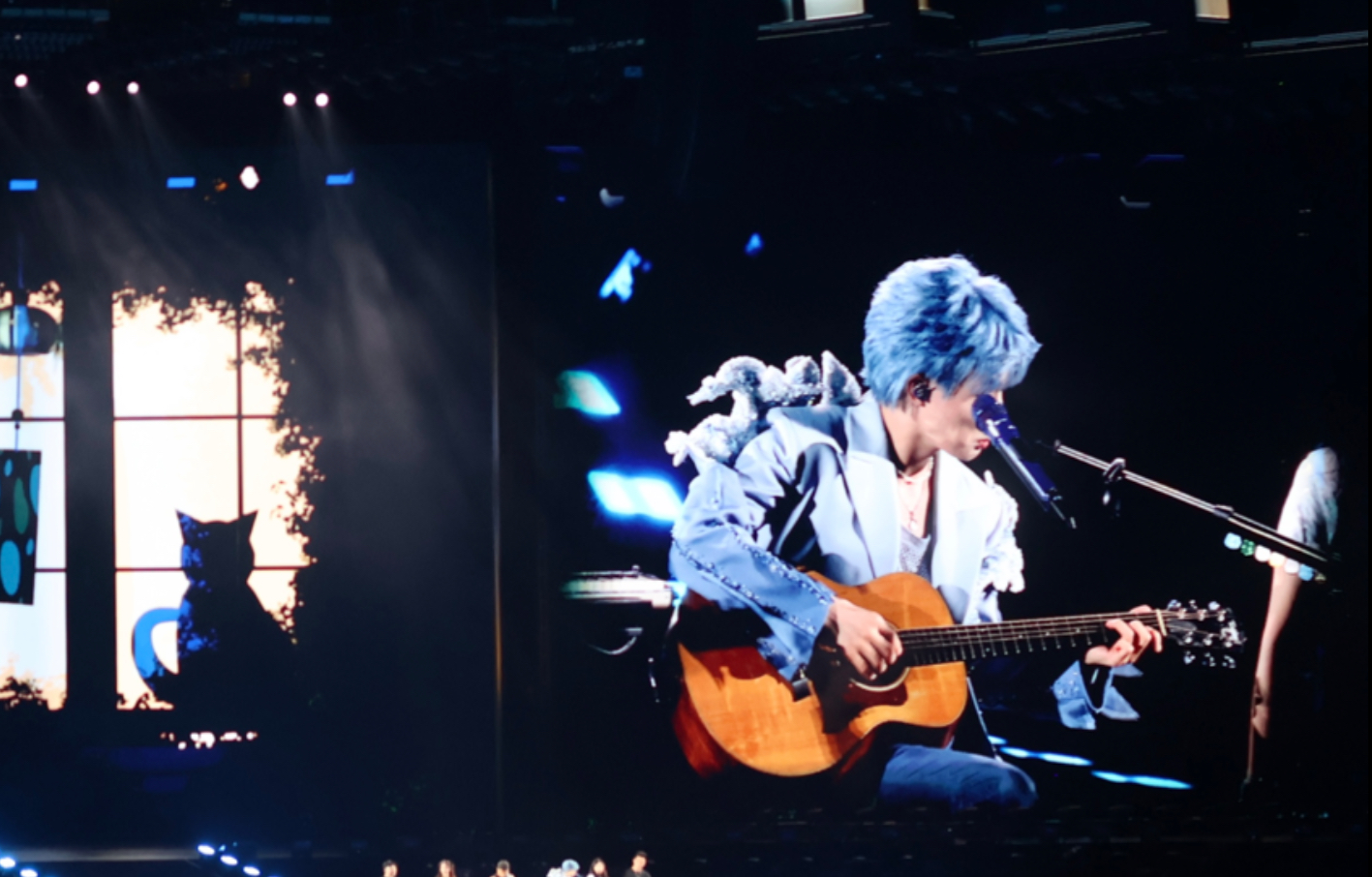 宝藏周深现场弹吉他啦!吉他清唱也太好听了啊!