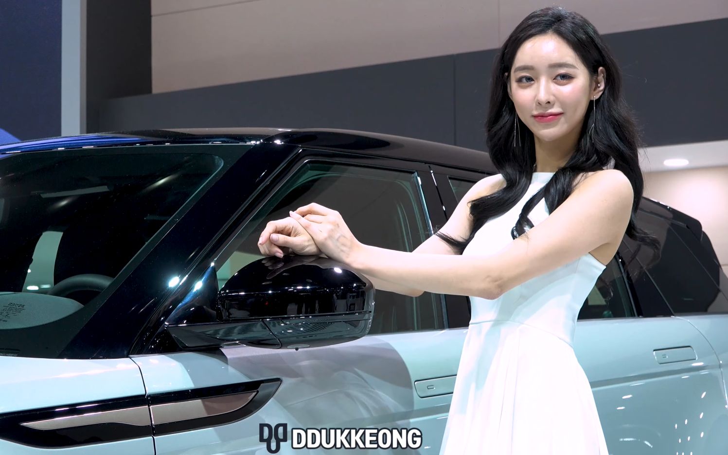 4k强悍的suv和她的精致郑雅拉