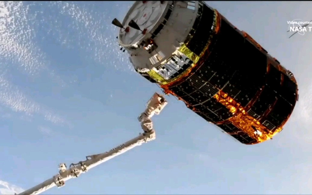 日htv-8货运飞船撤离国际空间站