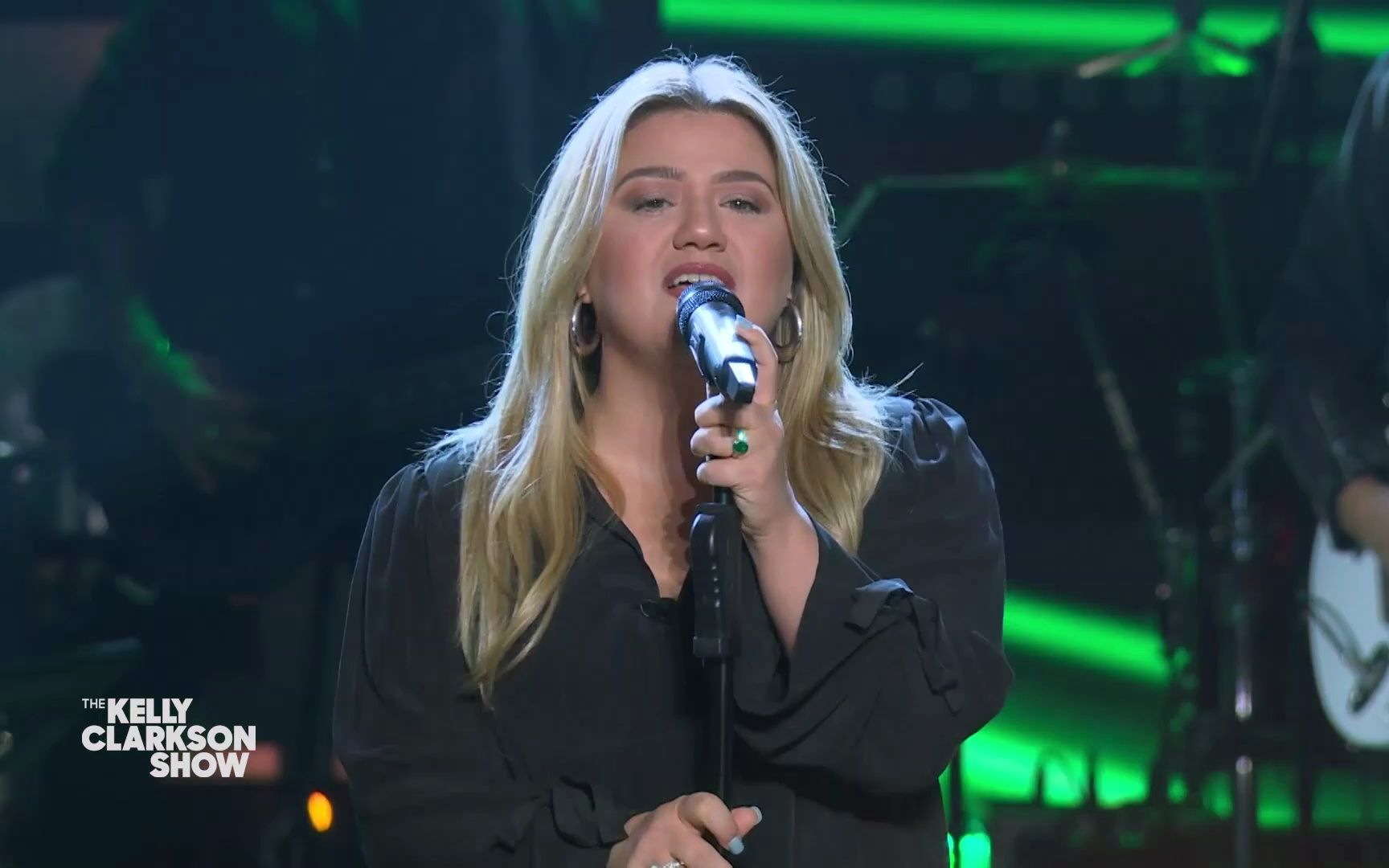 r.d《she wants to move》(the kelly clarkson show)[1080p]