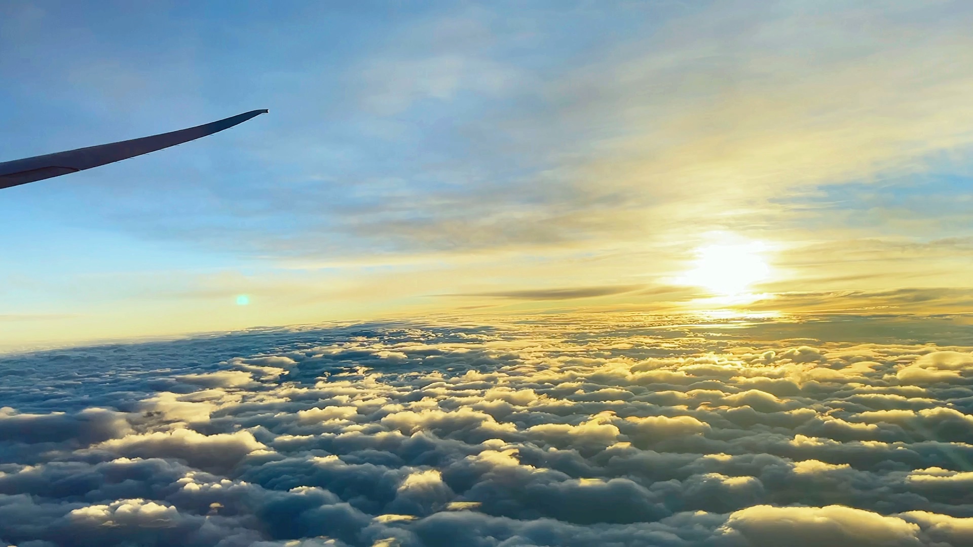 2k画质在云端记录美丽夕阳!