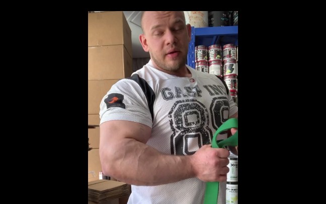 俄罗斯巨兽皮特教你用弹力带健身(高阶教学)